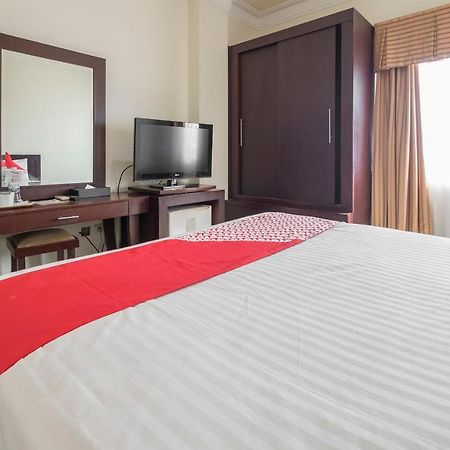 Oyo 1114 Hotel Denpasar Makassar Exterior photo