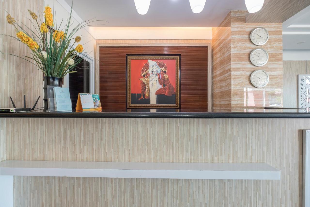 Oyo 1114 Hotel Denpasar Makassar Exterior photo